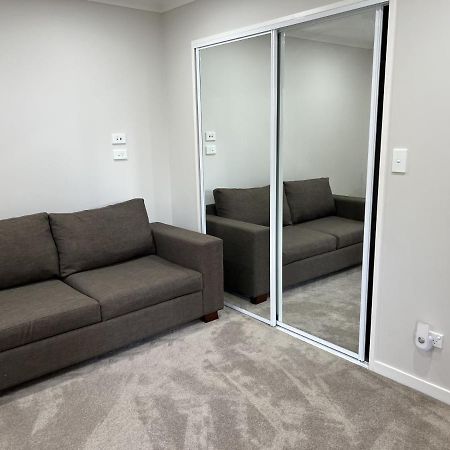 Guest Suite - Cosy Place In The Wattle Downs Auckland Exterior photo